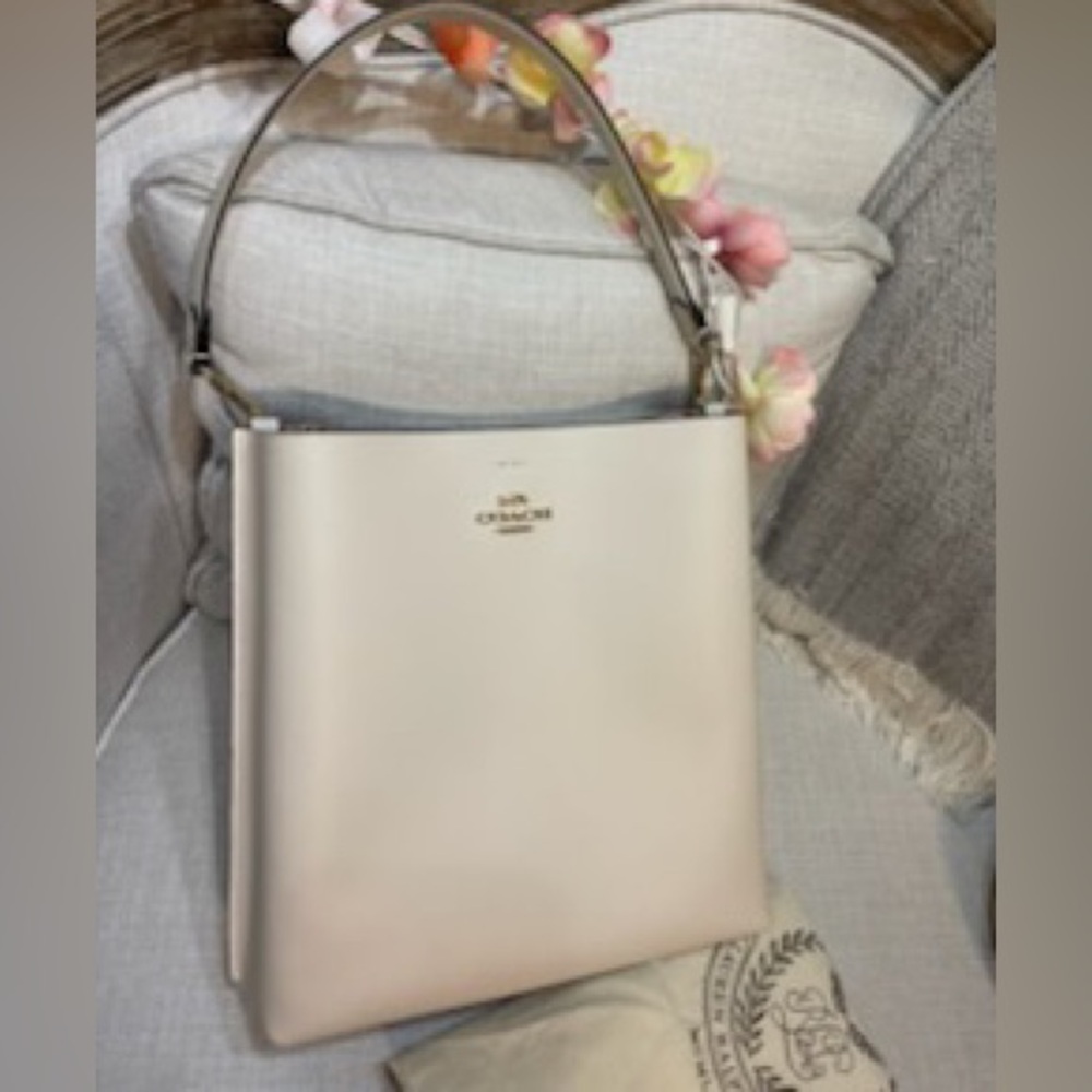 Coach Off-White Leather Shoulder Bag